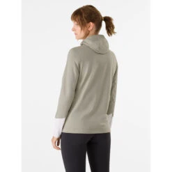 Arcteryx Dames Rho LT Hoodie -Milani Winkel iview 1109236 011 pic3